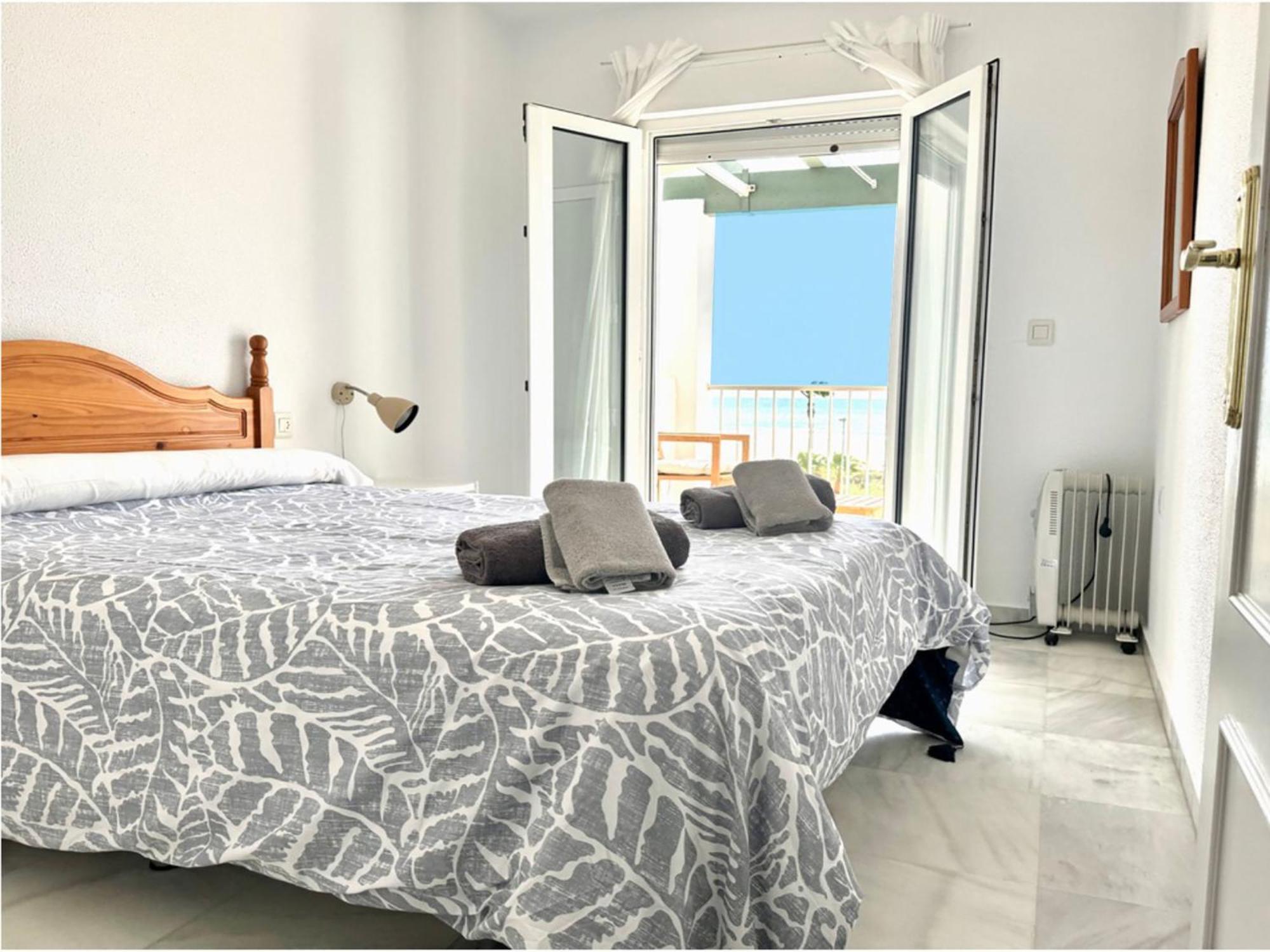 Santa Barbara B Front With Terrace, Sea View In And Garage In Conil Apartment